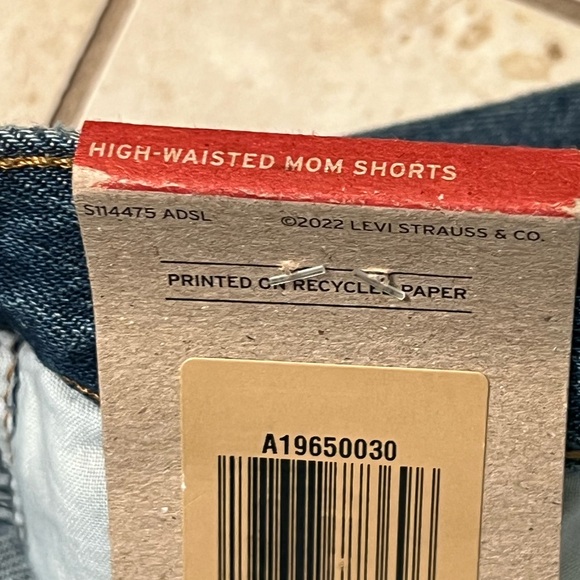 Levi's Women's Blue Denim High Waisted Mom Shorts - Picture 8 of 12